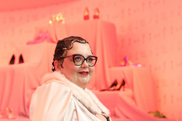 Tacón, pie, bastón (2023) costa-badia_